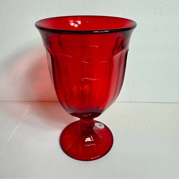 Vintage Dalzell Viking glass goblet. This piece is very sturdy ruby red glass. - Picture 4 of 8